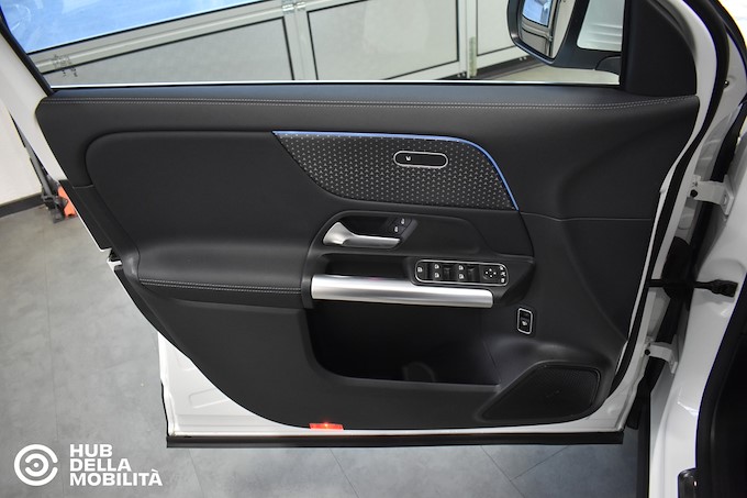 MERCEDES-BENZ EQA 250+ Progressive Advanced Plus